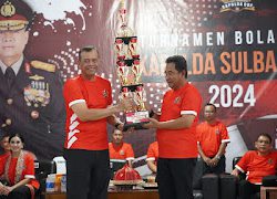 Kapolda Buka Turnamen Bola Volly Piala Kapolda Sulbar Cup 2024