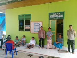 Personel Polsek Pana Laksanakan Pengamanan Ibadah Sholat Jumat