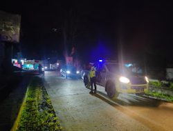 Nyalakan Rotator, Satlantas Polres Mamasa Patroli Blue Light