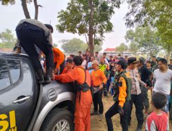 Diduga Kecelakaan Sepeda Motor yang Masuk ke Aliran Sungai Sindu Praja