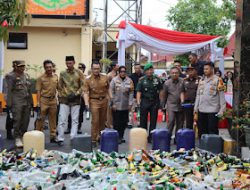 Polisi Musnahkan Ribuan Miras Berbagai Merek Hasil KRYD dan Operasi Pekat