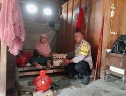 Jelang Hari Bhayangkara Ke-78 Bhabinkamtibmas Polsek Baras Berbagi Sembako Untuk Warga Binaannya
