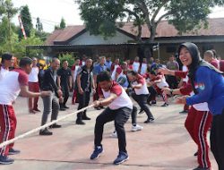 Semarak HUT Bhayangkara Ke-78, Polres Polman Mengadakan Lomba Tarik Tambang
