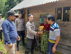 Sat Binmas Polres Mamasa Laksanakan Kegiatan Penyuluhan Kamtibmas Dan Penyaluran Sarana Kontak Kepada Masyarakat