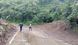 Personel Polsek Tabulahan, Laksanakan Patroli Dan Pemantauan Lokasi Bencana Alam Tanah Longsor di Wilkum Polsek Tabulahan