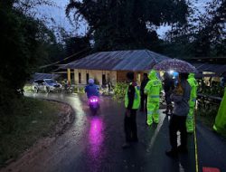 Tanggap Cepat Personel Polres Mamasa dan Polsek Mamasa Berikan Pengamanan Di Lokasi Bencana Alam Tanah Longsor