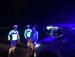 Antisipasi Rawan Kejahatan dan Kecelakaan Arus Lalu Lintas, Sat Lantas Polres Polman Laksanakan Blue Light Patrol