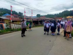 Polsek Mamasa Gelar Pengaturan Lalu Lintas di Titik Rawan Kemacetan