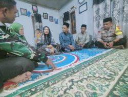 Bhabinkamtibmas Polsek Binuang Bersama Babinsa Sambang Duka (Melayat) Ke Warga Binaannya