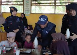 Kapolda Sulsel Lanjutkan Aksi Berbagi Makanan Sehat kepada Murid Sekolah Dasar