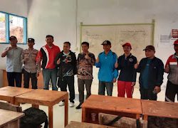 Bhabinkamtibmas Polsek Mamasa Laksanakan Pengamanan Kunjungan Pj. Bupati Mamasa di SMPN 1 Sesenapadang