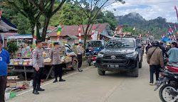 Pastikan Keamanan Dan Kelancaran Aktivitas Masyarakat Pada Pasar Tradisional, Personel Polsek Aralle Laksanakan Pengamanan