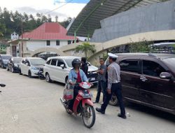 Patroli Jalan Kaki Sat Lantas Polres Mamasa Jaga Kelancaran dan Keamanan Lalu Lintas