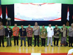 Bagikan Ribuan Paket Sembako, Ops NCS Polri Bawa Pesan Pilkada Damai di Jawa Timur