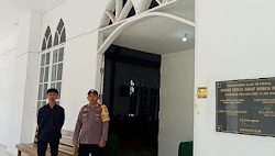 Beri Rasa Aman, Polsek Mamasa Rutin Laksanakan Pengamanan Ibadah Minggu