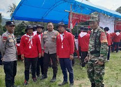 Personil Polsek Mambi Laksanakan Pengamanan Kegiatan Apel dan Simulasi Uji SOP Kampung Siaga Bencana 2024 di Kecamatan Bambang