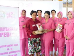 Cegah Stunting, Bhayangkari Subar Berikan Edukasi dan Bantuan Telur dan Susu Jenis Prenagen