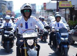 Kapolda dan Forkopimda Sulbar Pimpin Pawai Kendaraan Tertib Berlalu Lintas dan Taat Pajak.