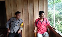 Menjelang Pemilukada, Bhabinkamtibmas Desa Malimbong Ingatkan Warga Jaga Keamanan dan Ketertiban