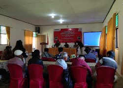 Bhabinkamtibmas Polsek Sumarorong Laksanakan Pengamanan Sosialisasi Pengawasan Pemilihan Gubernur dan Bupati di Kecamatan Messawa