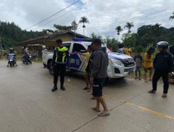 Satuan Lalu Lintas Polres Mamasa Tangani Kecelakaan Lalu Lintas di Jalan Poros Mamasa-Toraja