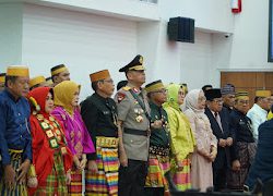 Kapolda Hadiri Rapat Paripurna Istimewa Puncak HUT ke 20 Provinsi Sulawesi Barat.