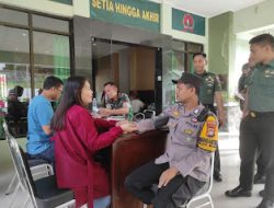 Sinegritas TNI-POLRI Laksanakan Donor Darah di Makodim 1428 Mamasa Dalam Rangka Hut TNI KE-79