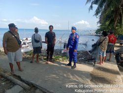 Personil Sat Polair Polres Polman Laksanakan Binmas Perairan kepada Masyarakat Nelayan di Pesisir Pantai