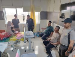 Kapolres Gowa Jenguk Personel dan Anak Anggota yang Sakit di Rumah Sakit Bhayangkara
