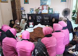 Wujud Bela Sungkawa, Kapolsek Somba Opu Melayat Ke Rumah Duka Anak Dari Anggotanya Yang Meninggal.