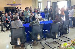 Polresta Mamuju Kawal Dan Amankan Aksi Unras Di Kantor BPJN Dan Dinas PU Mamuju