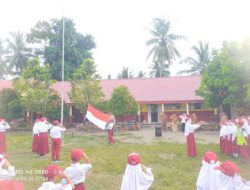 Pembina Upacara di Sekolah, Bhabinkamtibmas Polsek Pasangkayu Himbau Pelajar Tidak Lakukan Bullying