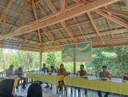 Bhabinkamtibmas Polsek Aralle Hadiri Kegiatan Musyawarah Desa Terkait Penyusunan Perubahan RPJMDES dan RKPDES