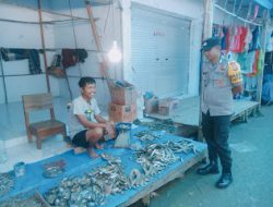 Bhabinkamtibmas Polsek Sumarorong Laksanakan Sambang di Pasar Tradisional Sumarorong