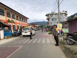 Pastikan Arus Lalu Lintas Lancar, Polsek Mamasa Laksanakan Pergelaran Pasukan Ambang Gangguan (AG) Pagi