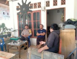 Bhabinkamtibmas Polsek Mambi Laksanakan Samban di Desa Binaannya Dalam Rangka Menjelang Pilkada