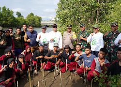 Dukung Program Tanam Pohon, Wakapolda Sulbar : Ayo Lestarikan Alam