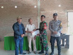 Bhabinkamtibmas Polsek Mamasa Monitoring dan Berikan Pengamanan Pada Penyaluran BLT Dana Desa Tahap di Desa Rambu