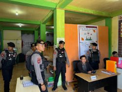 Sat Samapta Polres Mamasa Laksanakan Patroli Jalan Kaki di Wilayah Hukum Polres Mamasa Untuk Menjaga Keamanan di Wilayah Hukum Polres Mamasa