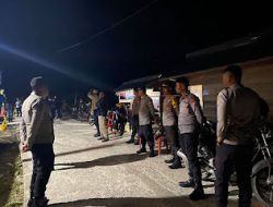 Personil Polres Mamasa Laksanakan Pengamanan Kampanye Tatap Muka Pasangan Calon Bupati dan Wakil Calon Bupati Mamasa di Dusun Tanduk Bulawan