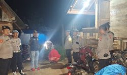 Personil Polres Mamasa Laksanakan Pengamanan Kampanye Calon Bupati dan Wakil Calon Bupati Mamasa Lansung Tatap Muka di Dusun Kumbang