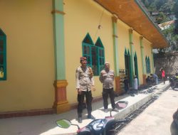Pengamanan Sholat Jumat di Masjid Nurul Iman Tatoa, Polsek Mamasa Pastikan Situasi Aman dan Kondusif