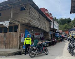 Patroli Jalan Kaki Satlantas Polres Mamasa Berhasil Amankan Arus Lalu Lintas