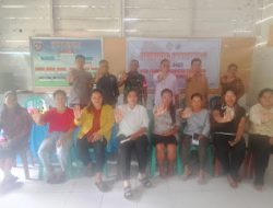 Bhabinkamtibmas Polsek Tabulahan Laksanakan Pengamana Musyawarah Desa dan Rembuk Stunting di Desa Talopak