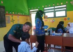 Kepedulian Babinsa Sukorejo pada Kesehatan Generasi Penerus Bangsa.