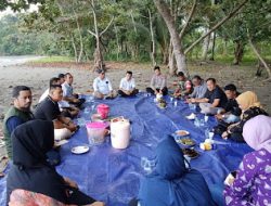 Bhabinkamtibmas Polsek Bambalamotu Hadiri Rembuk Stunting Bersinergi Dengan Tiga Pilar