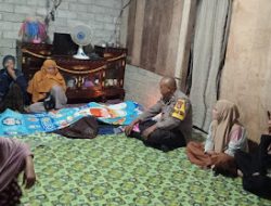 Bhabinkamtibmas Polsek Baras Sambangi Warga Korban Kecelakaan Kerja