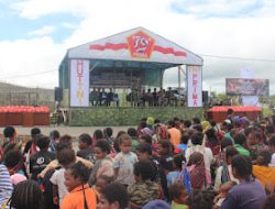KENYAM RESIDENTS’ WITH BROAD SMILES, RECEIVED HABEMA PACKAGES OF BASIC NECESSITIES