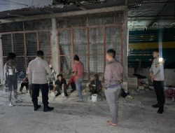 Cegah Gangguan Kamtibmas di Malam Hari, Polsek Laksanakan Patroli