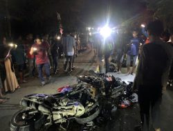 Gerak Cepat Personel Polsek Bambalamotu Tangani Insiden Lakalantas di Trans Sulawesi Desa Letawa